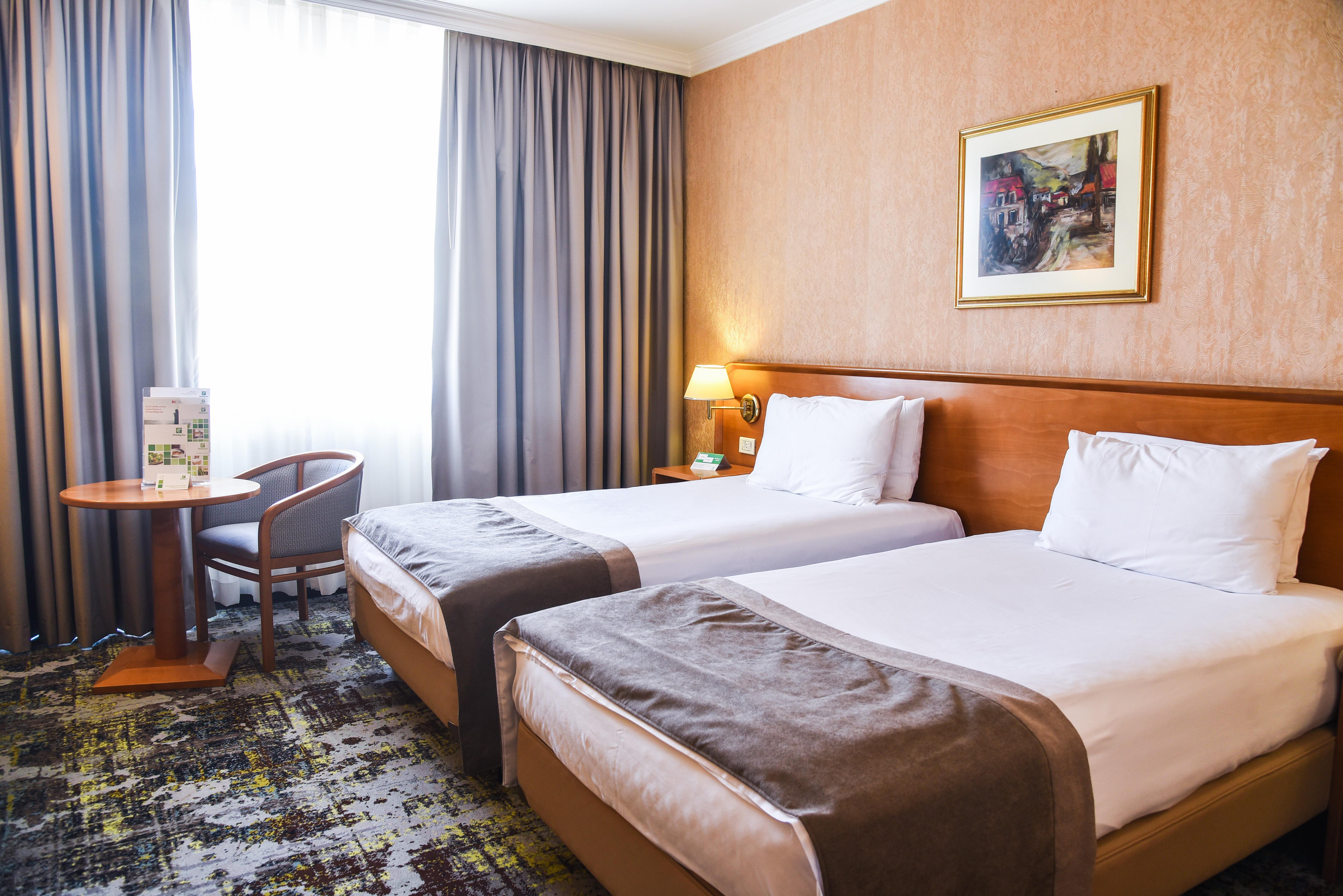 Holiday Inn Skopje By Ihg Exterior photo