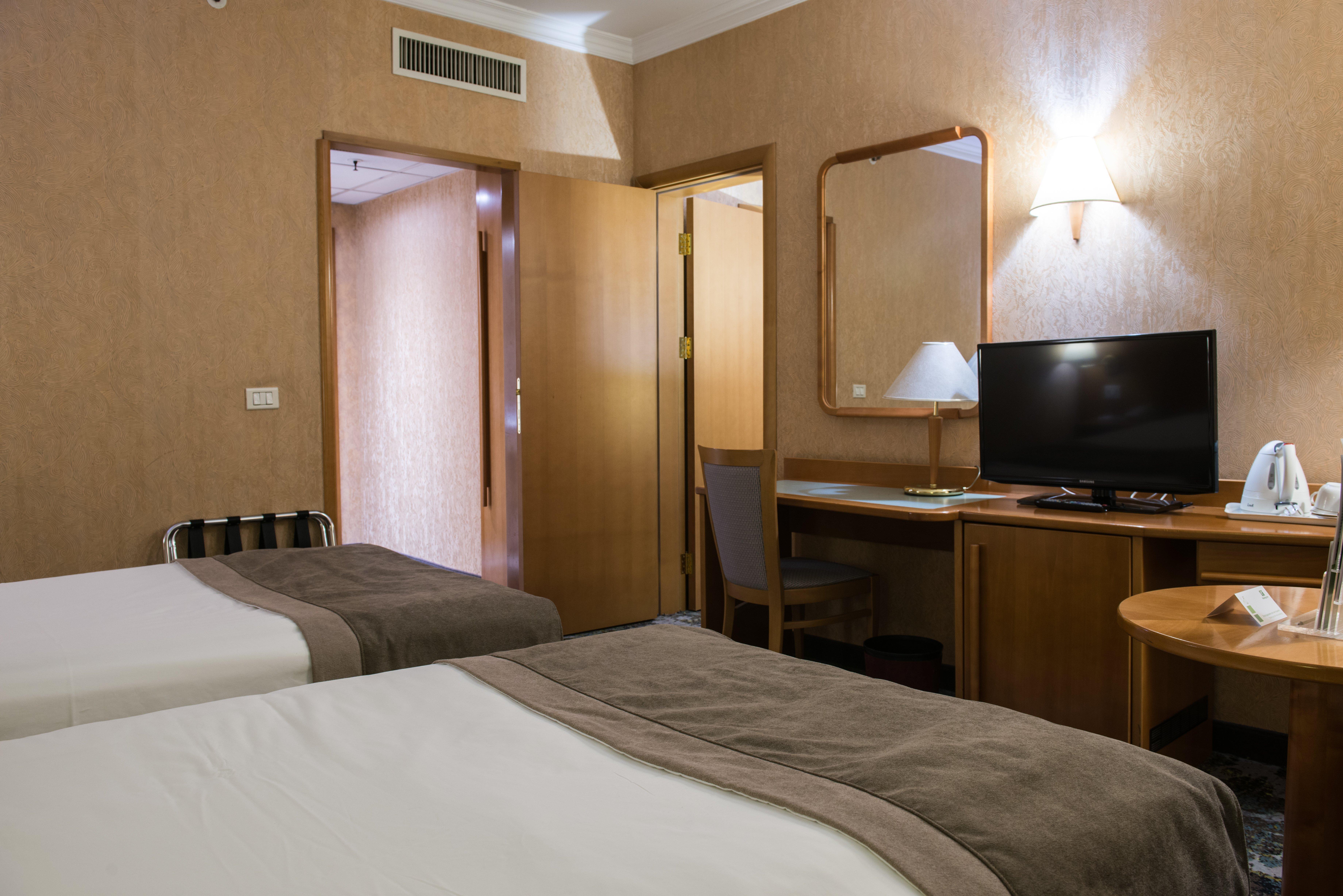 Holiday Inn Skopje By Ihg Exterior photo