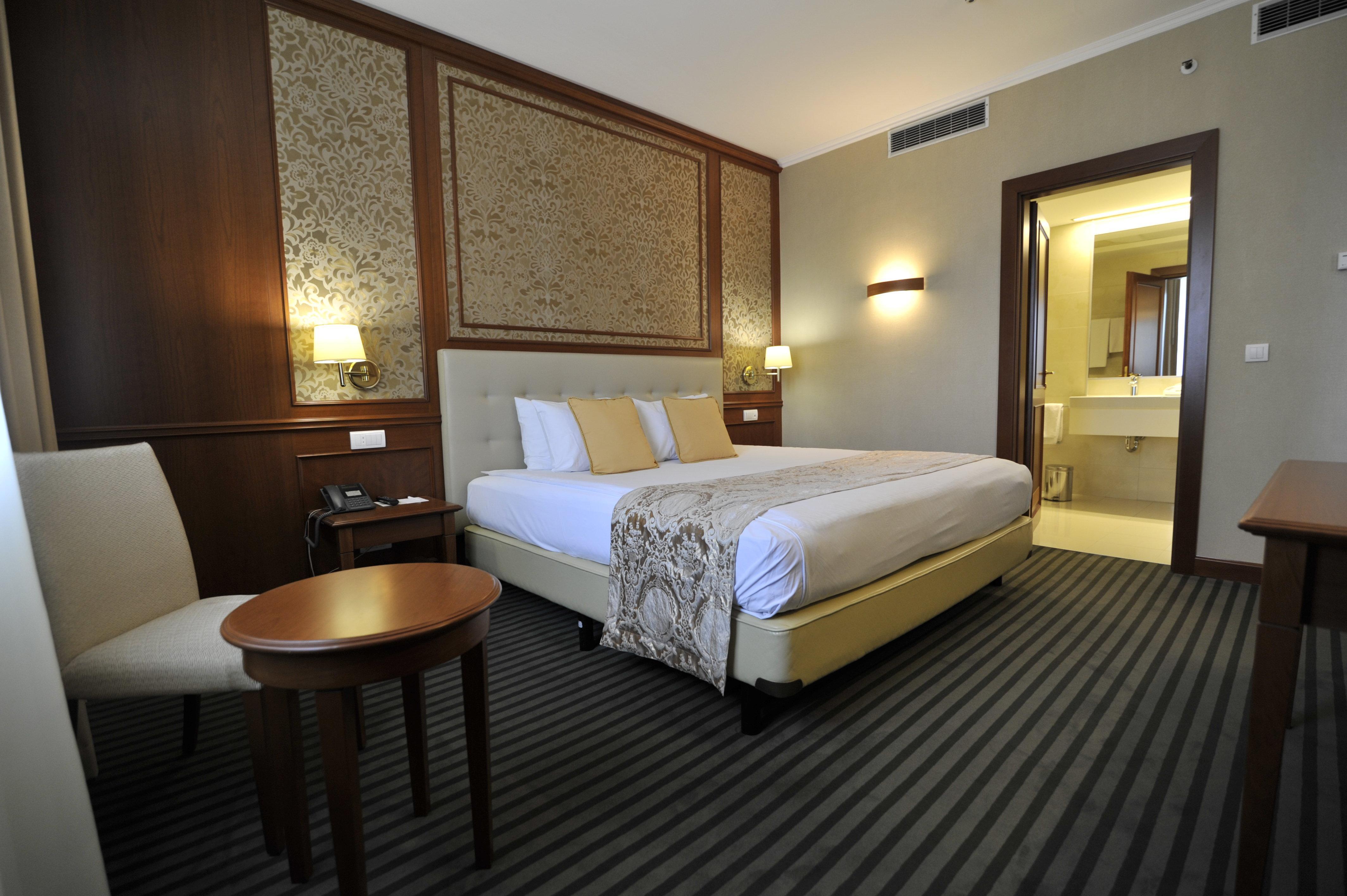 Holiday Inn Skopje By Ihg Exterior photo