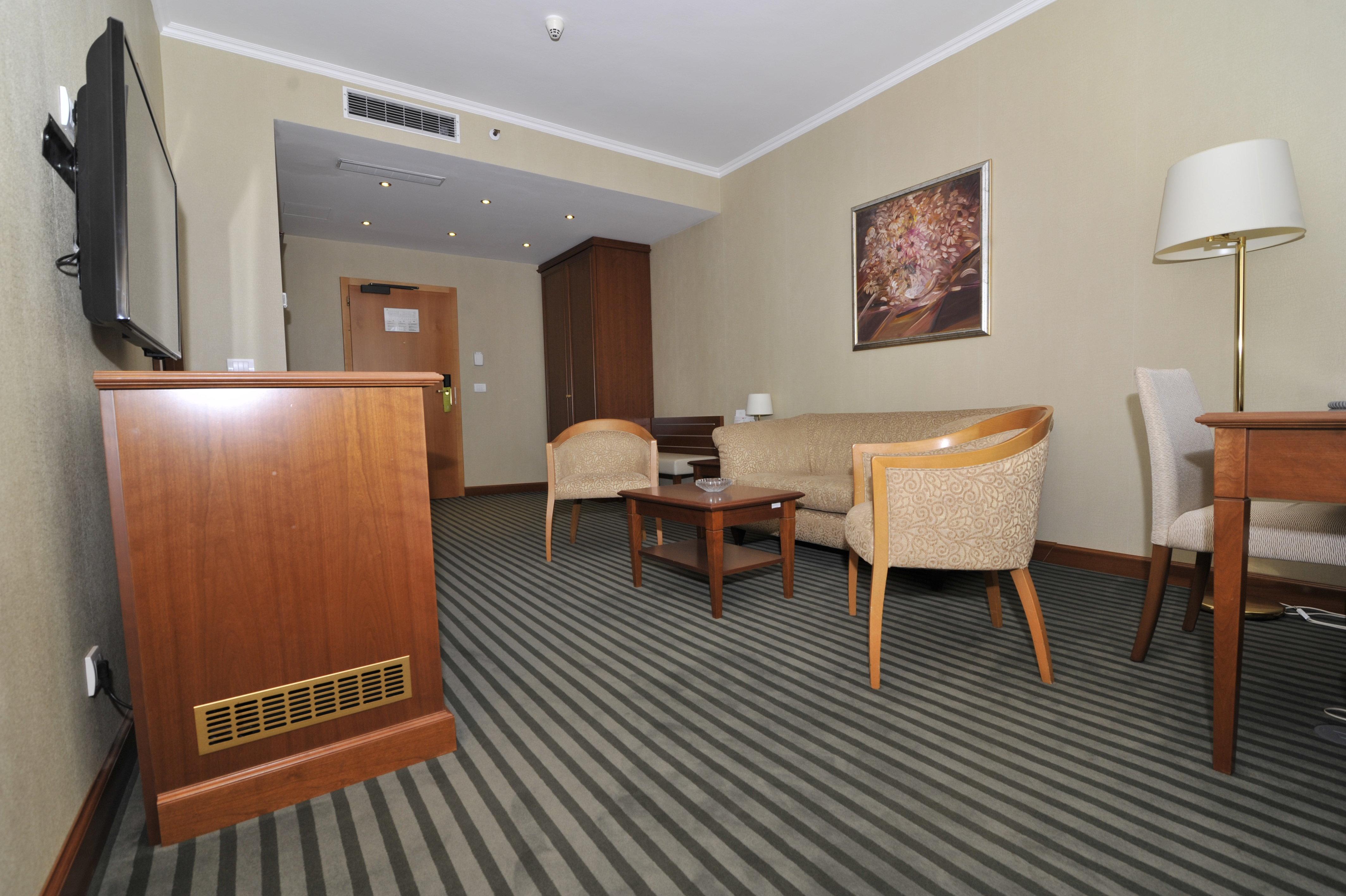 Holiday Inn Skopje By Ihg Exterior photo