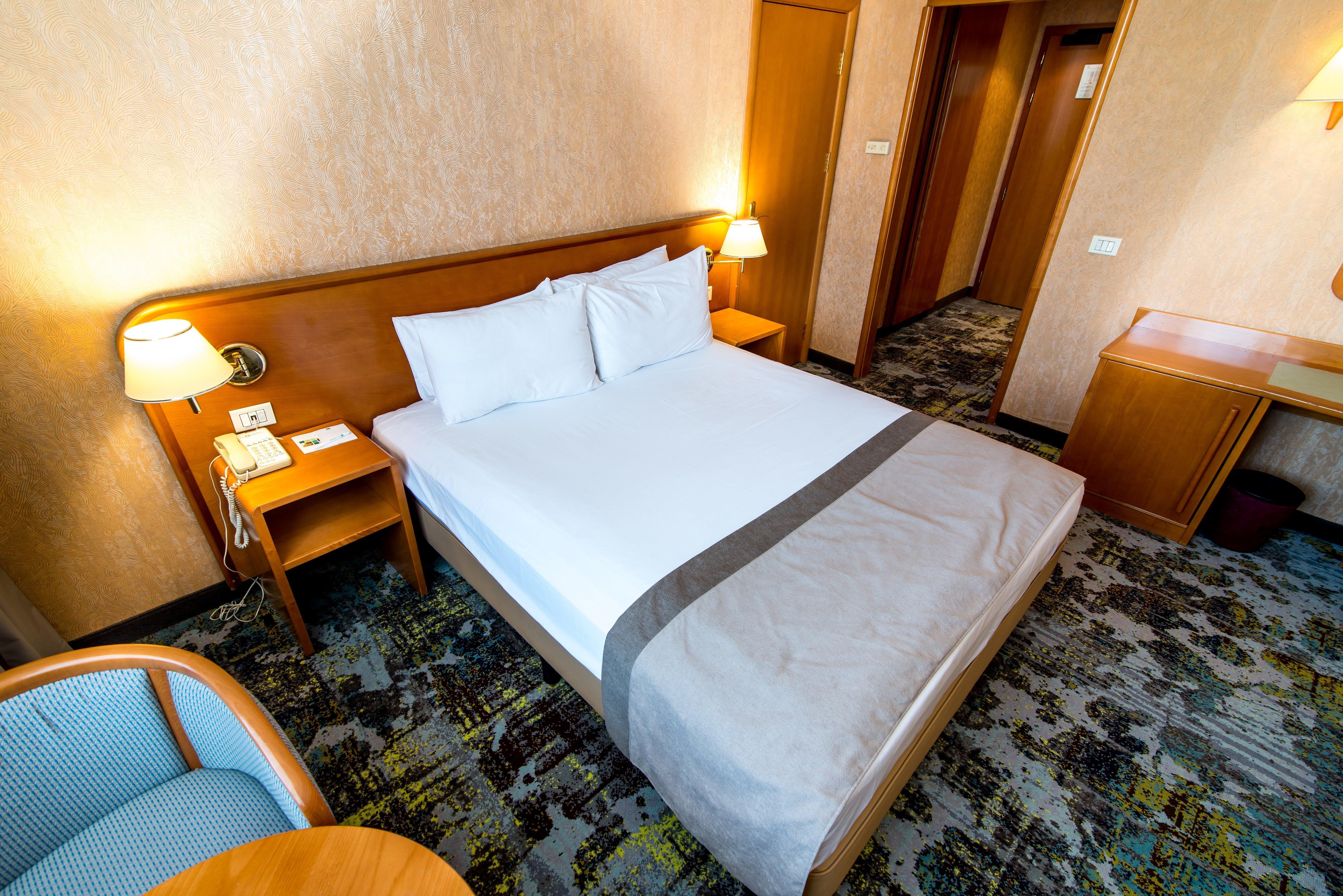Holiday Inn Skopje By Ihg Exterior photo