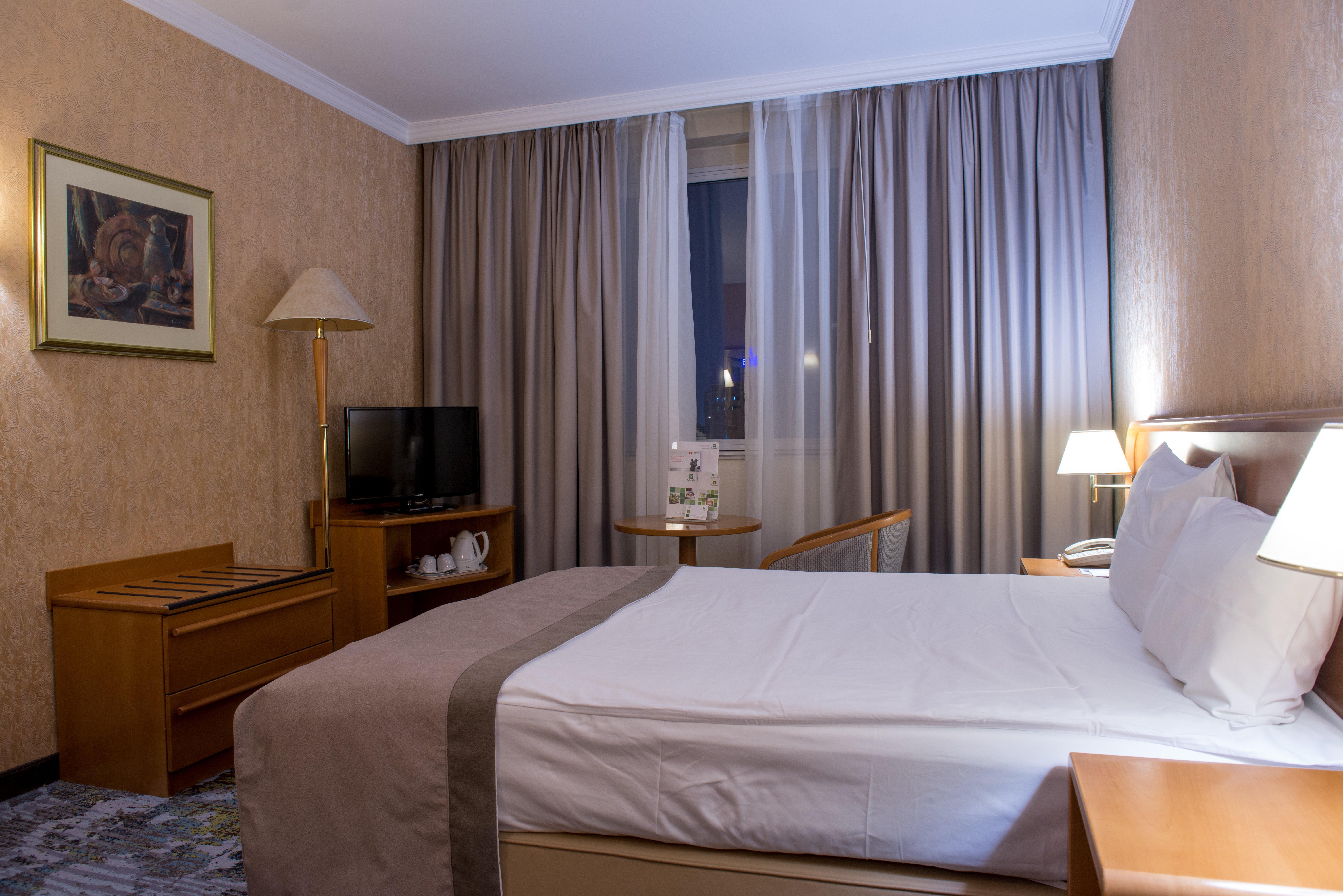 Holiday Inn Skopje By Ihg Exterior photo