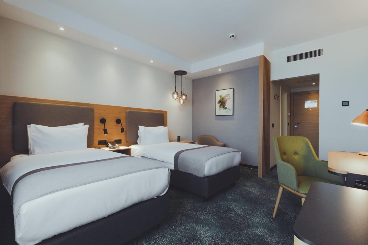 Holiday Inn Skopje By Ihg Exterior photo