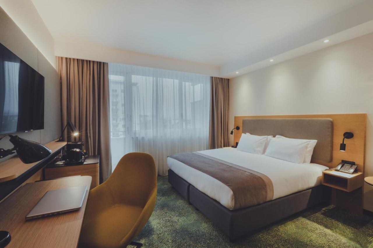 Holiday Inn Skopje By Ihg Exterior photo