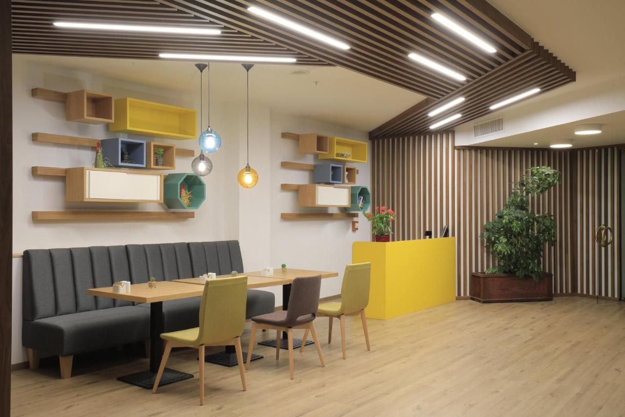 Holiday Inn Skopje By Ihg Exterior photo